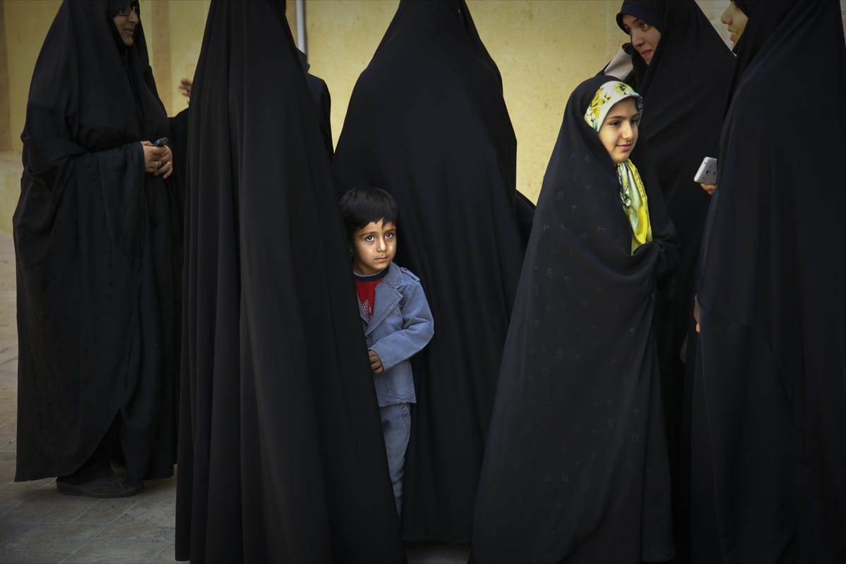 Iran islam dress code Isfahan