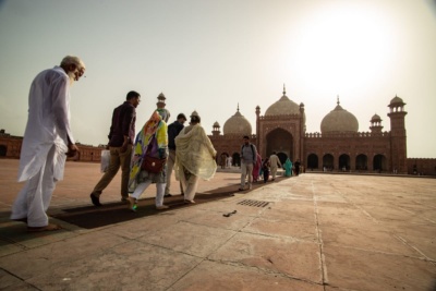 Pakistan Lahore mosque pray